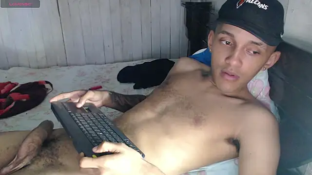 Snapshot of thebesthot chatting on December 2025 02:40:02 AM thebesthot online show from December 2025 02:40:02 AM