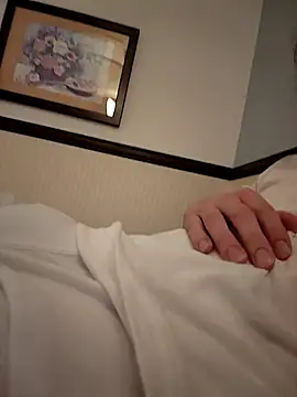 Snapshot of Elieantte chatting on November 2025 11:32:02 AM Elieantte online show from November 2025 11:32:02 AM