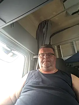 Snapshot of Grase44 chatting on May 2026 11:39:02 AM Grase44 online show from May 2026 11:39:02 AM