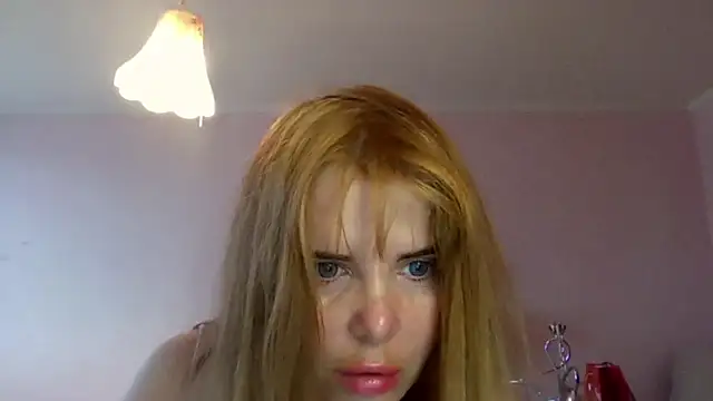 HornyElena online show from December 2025 01:41:02 PM