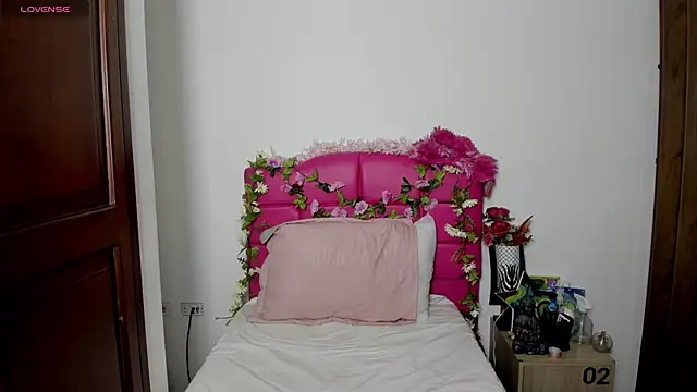 Snapshot of AriannaFox_ chatting on November 2025 11:55:02 AM AriannaFox online show from November 2025 11:55:02 AM