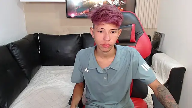 Tessachains 2  online show from November 2025 02:28:01 AM