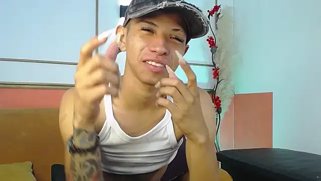 Tessachains 2  online show from November 2025 01:59:02 AM