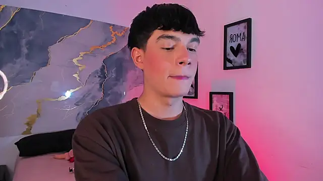 Isaac Kurtt online show from December 2025 07:31:01 PM