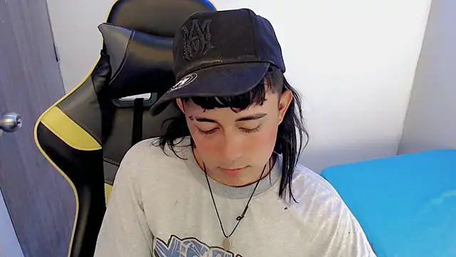 Tatann 18 online show from November 2025 08:40:01 PM