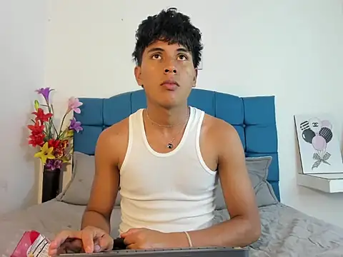 Snapshot of Valentino_Lane chatting on January 2026 02:06:02 AM Valentino Lane online show from January 2026 02:06:02 AM