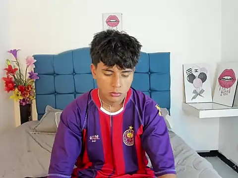 Snapshot of Valentino_Lane chatting on January 2026 02:15:01 AM Valentino Lane online show from January 2026 02:15:01 AM