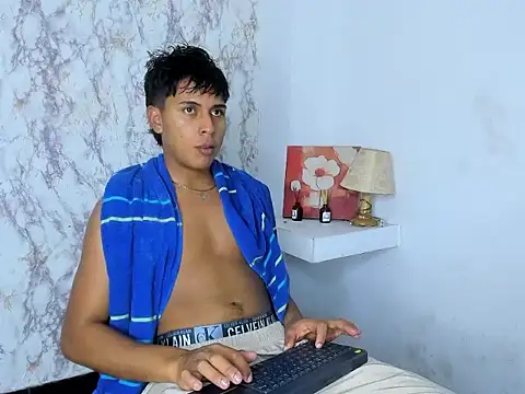 Snapshot of Valentino_Lane chatting on February 2026 02:10:01 AM Valentino Lane online show from February 2026 02:10:01 AM