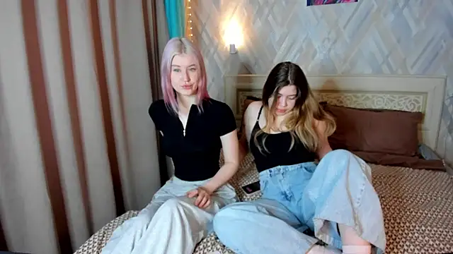 Snapshot of Lory_Reed chatting on November 2025 04:12:01 AM Lory Reed online show from November 2025 04:12:01 AM