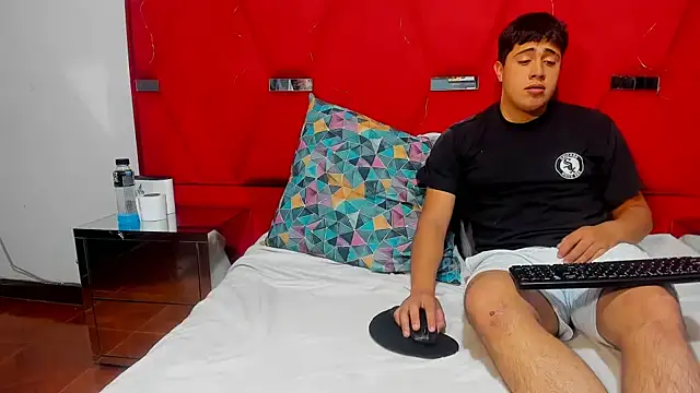 Snapshot of Emmaanddarling chatting on December 2025 03:09:02 PM Emmaanddarling online show from December 2025 03:09:02 PM