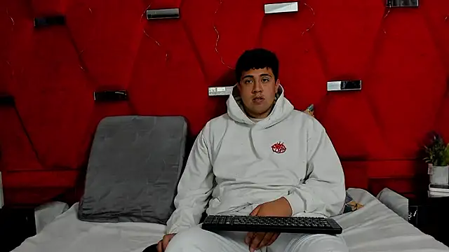 Snapshot of Emmaanddarling chatting on January 2026 02:21:02 PM Emmaanddarling online show from January 2026 02:21:02 PM