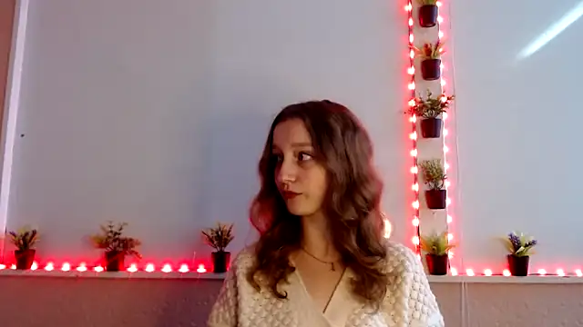 Snapshot of Curlyyy_Girl chatting on November 2025 12:04:01 PM Curlyyy Girl online show from November 2025 12:04:01 PM