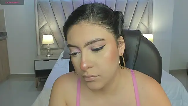 Maya vexx online show from November 2025 07:59:02 PM