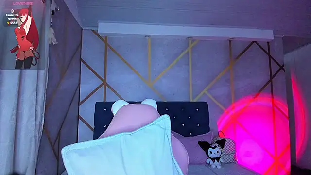  vaiolet owo online show from February 2026 05:50:01 AM