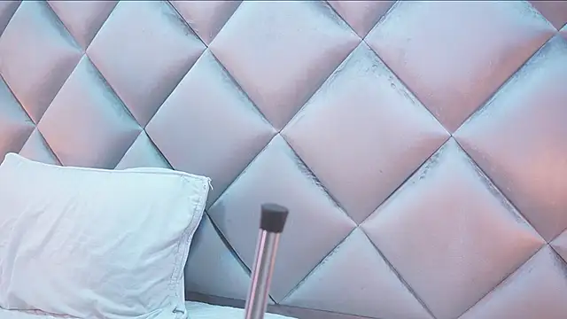 crystal gilton online show from February 2026 07:10:01 PM