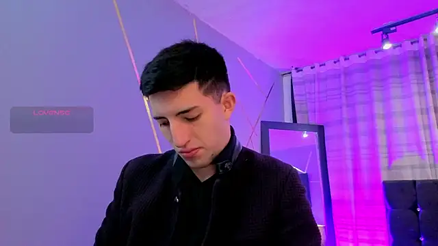 Snapshot of Un_Sluttyy chatting on November 2025 11:43:02 AM Un Sluttyy online show from November 2025 11:43:02 AM