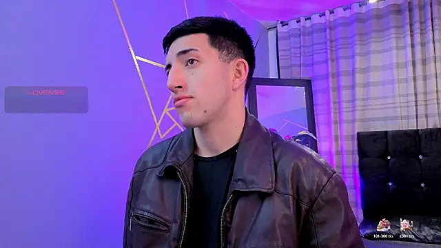 Snapshot of Un_Sluttyy chatting on December 2025 11:17:01 AM Un Sluttyy online show from December 2025 11:17:01 AM