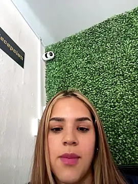 Snapshot of Sara__Secret chatting on November 2025 05:35:02 PM Sara Secret online show from November 2025 05:35:02 PM