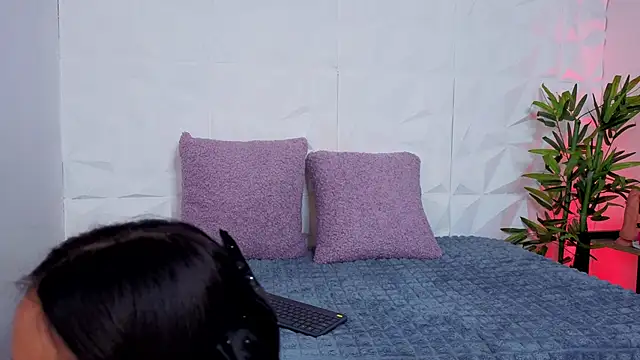 AuroraLanee  online show from November 2025 06:40:02 PM