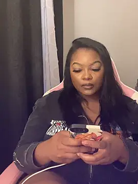 Fxncymuse online show from April 2026 12:04:01 PM