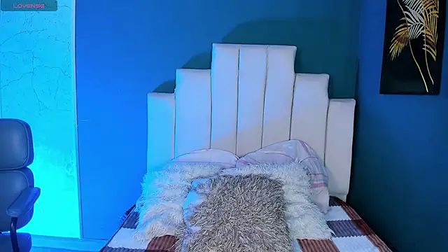 AliceMadnes online show from May 2026 12:45:02 PM