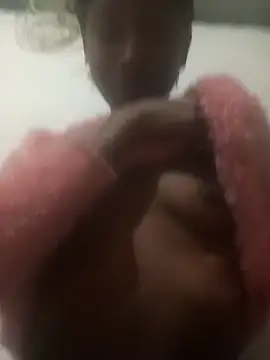 Snapshot of Aliis_Love chatting on February 2026 02:30:01 AM Aliis Love online show from February 2026 02:30:01 AM