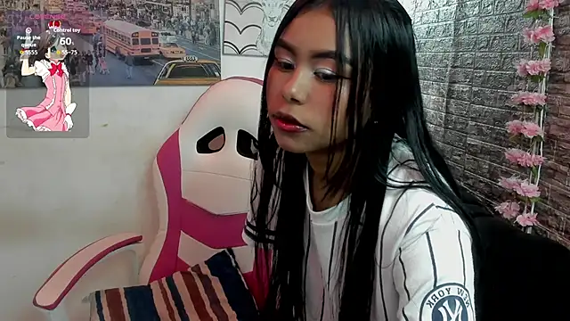 Snapshot of candy_kiss__ chatting on January 2026 07:38:01 PM candy kiss online show from January 2026 07:38:01 PM