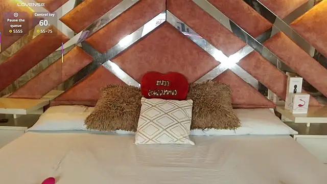 Lily Queen30 online show from November 2025 08:20:01 PM