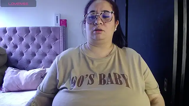 Snapshot of kattybbwbigboobs_ chatting on June 2026 06:02:01 PM kattybbwbigboobs online show from June 2026 06:02:01 PM