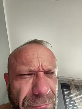 Kriss8411 online show from March 2026 09:04:02 AM