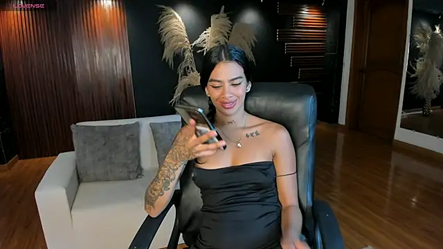 Snapshot of Saara_Corraless chatting on December 2025 06:37:02 PM Saara Corraless online show from December 2025 06:37:02 PM