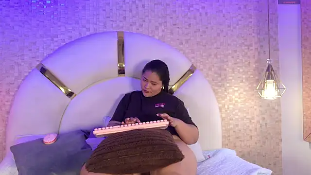 aria sm online show from November 2025 07:19:01 PM