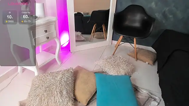 BellaRooux online show from December 2025 12:33:02 PM