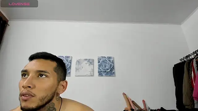 ariannawil online show from December 2025 10:04:02 PM