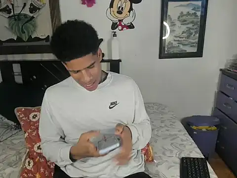 Snapshot of JUANBIGCOCK21CM chatting on November 2025 11:17:01 PM JUANBIGCOCK21CM online show from November 2025 11:17:01 PM