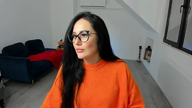 Snapshot of AnyaEvy chatting on December 2025 05:02:01 AM AnyaEvy online show from December 2025 05:02:01 AM