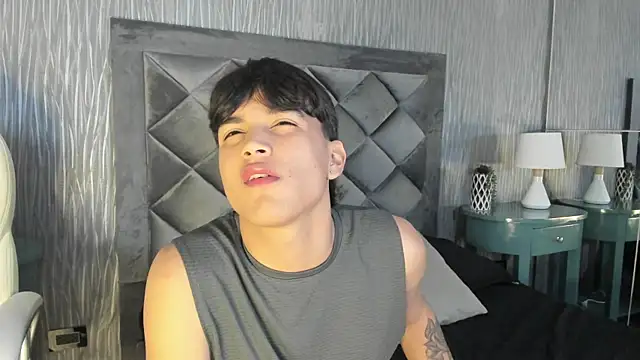 Snapshot of Mike_Harper chatting on November 2025 03:27:02 AM Mike Harper online show from November 2025 03:27:02 AM