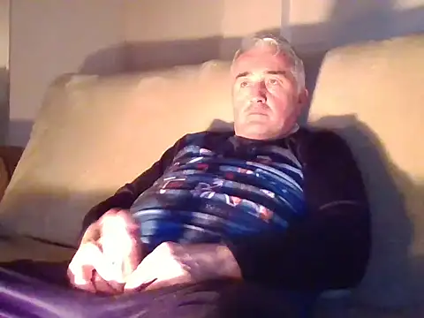 Snapshot of Cumlover5534 chatting on December 2024 02:44:01 PM Cumlover5534 online show from December 2024 02:44:01 PM
