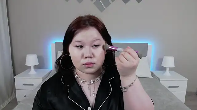 EvaNova  online show from January 2026 12:30:01 PM