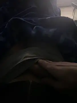 groschibre40100 online show from February 2026 10:37:02 PM