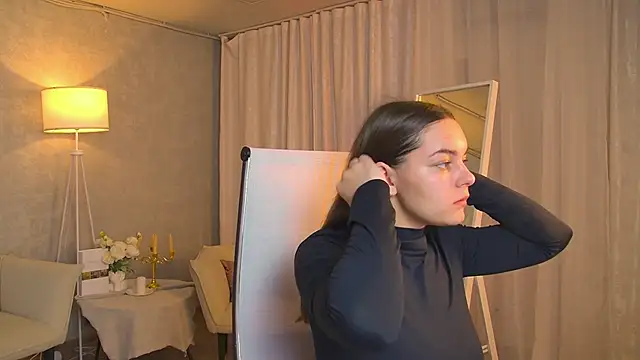 Snapshot of FrancescaCavaliere chatting on November 2025 09:30:01 AM FrancescaCavaliere online show from November 2025 09:30:01 AM