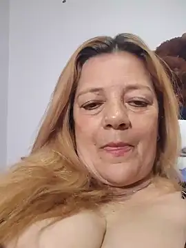 karlaanqui1 online show from May 2026 10:44:01 AM