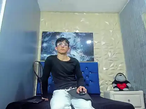 ElanGiraldo online show from February 2026 11:36:02 PM