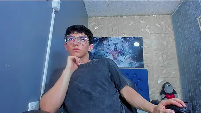 Snapshot of ElanGiraldo chatting on June 2026 11:35:01 PM ElanGiraldo online show from June 2026 11:35:01 PM