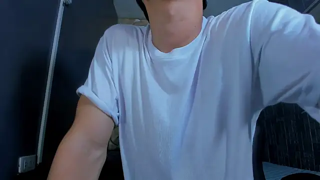 Snapshot of ElanGiraldo chatting on July 2026 11:51:01 PM ElanGiraldo online show from July 2026 11:51:01 PM