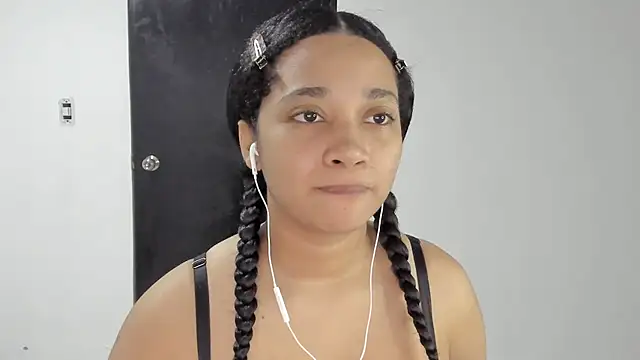 Snapshot of _sweetBlair_ chatting on April 2026 06:18:01 AM sweetBlair online show from April 2026 06:18:01 AM