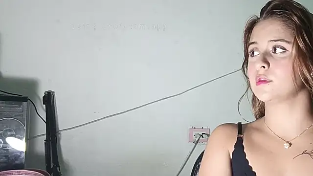 Snapshot of SoftMelodyx chatting on December 2025 08:26:01 PM SoftMelodyx online show from December 2025 08:26:01 PM