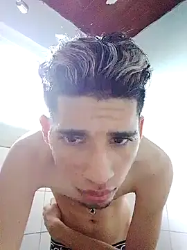 Snapshot of Flavioaponte chatting on November 2025 08:42:01 PM Flavioaponte online show from November 2025 08:42:01 PM