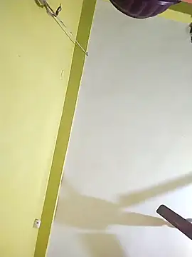 Snapshot of hootmom chatting on November 2025 06:12:02 AM hootmom online show from November 2025 06:12:02 AM