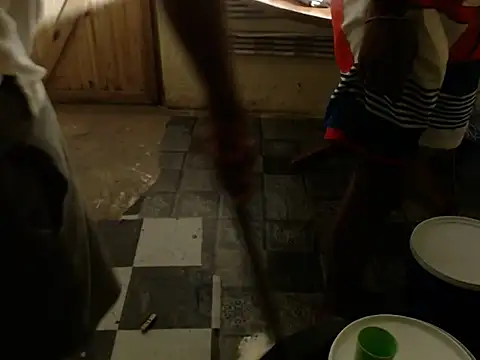 Snapshot of HUGEYOUNGBBC chatting on November 2025 10:20:02 PM HUGEYOUNGBBC online show from November 2025 10:20:02 PM